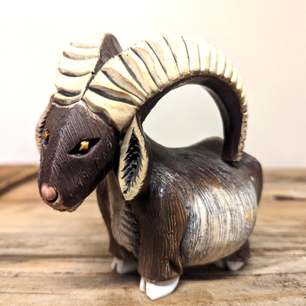 Rare Artesania Rinconada Big Horn Goat #810